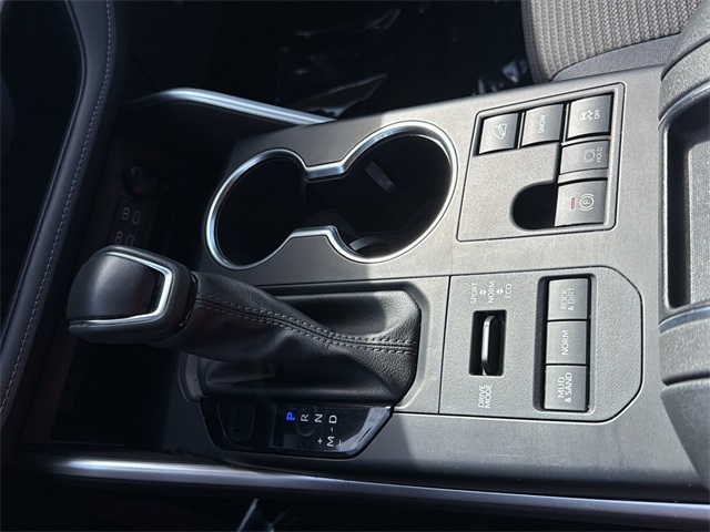 2024 Toyota Highlander LE photo 13