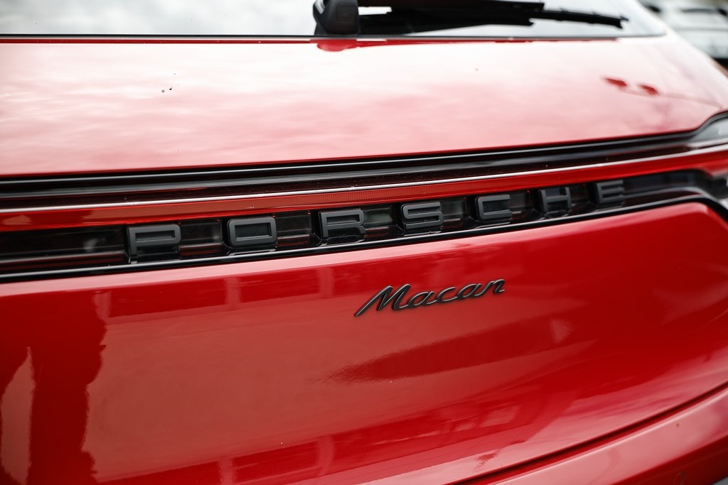 2025 Porsche Macan T photo 15