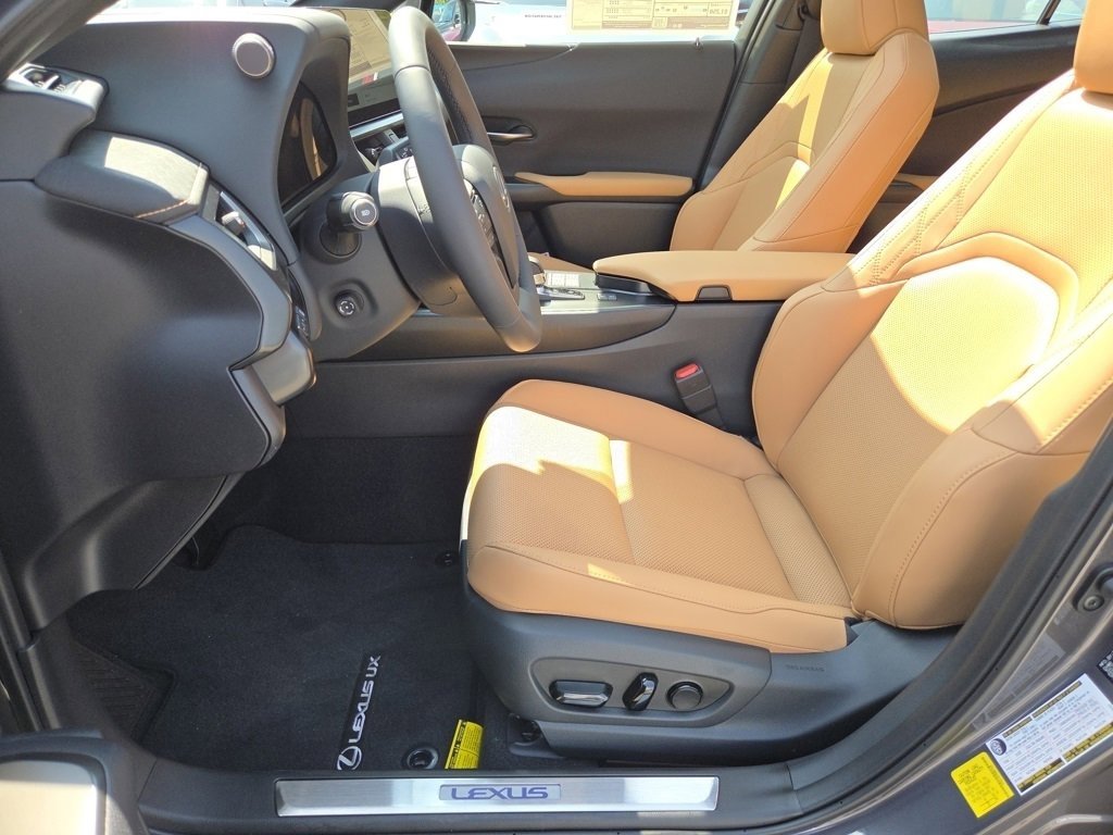 2025 Lexus UX Premium photo 6