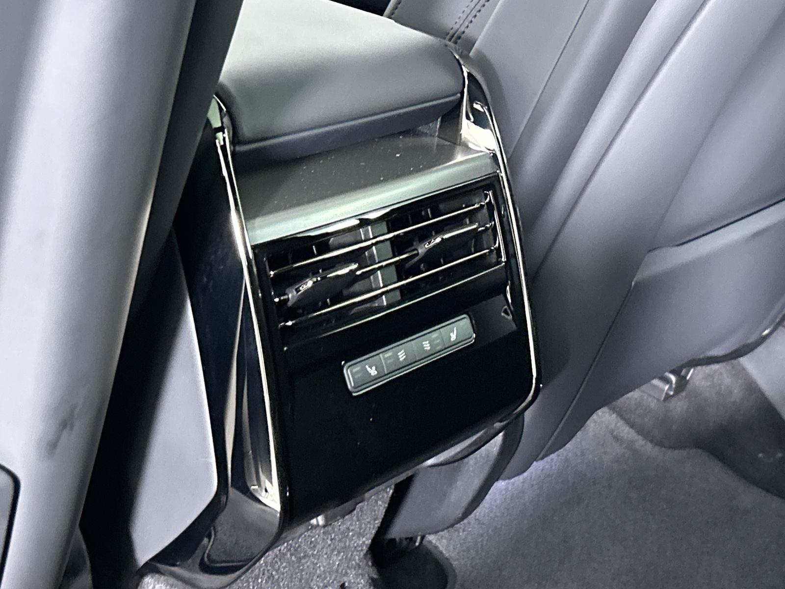 2025 Land Rover Range Rover Sport SE photo 23