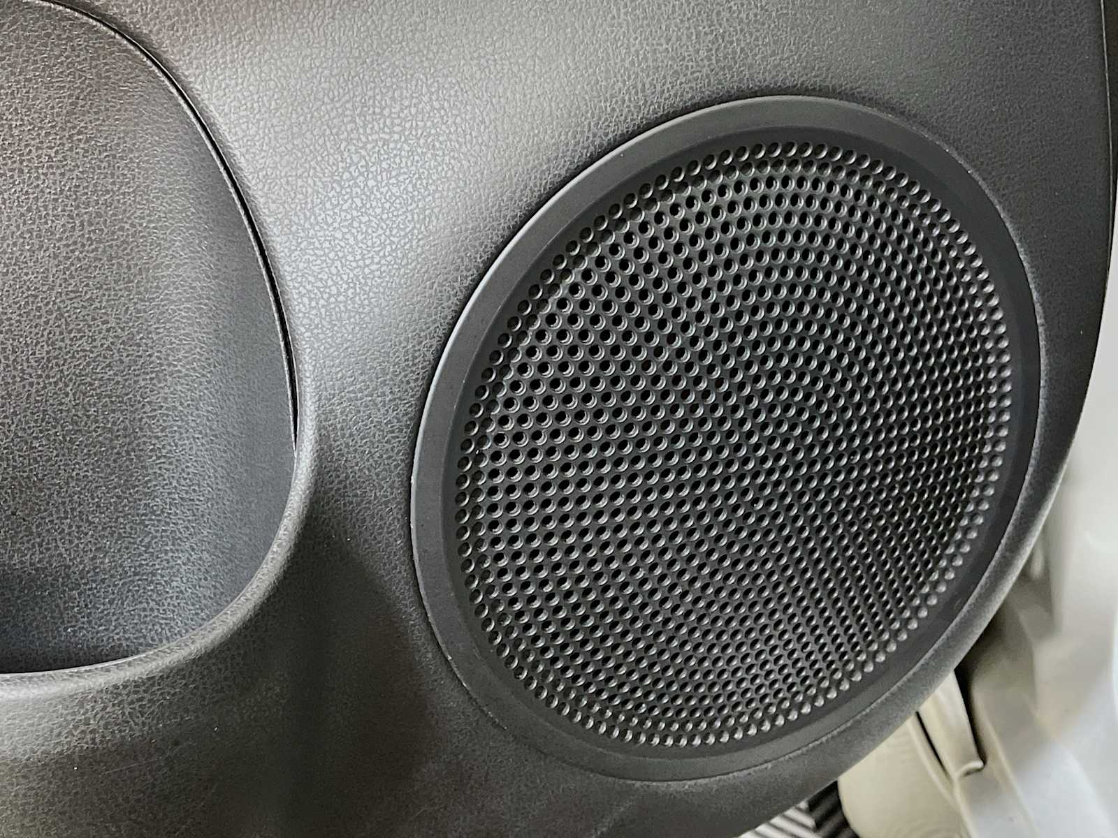 2012 Nissan Versa SV photo 15