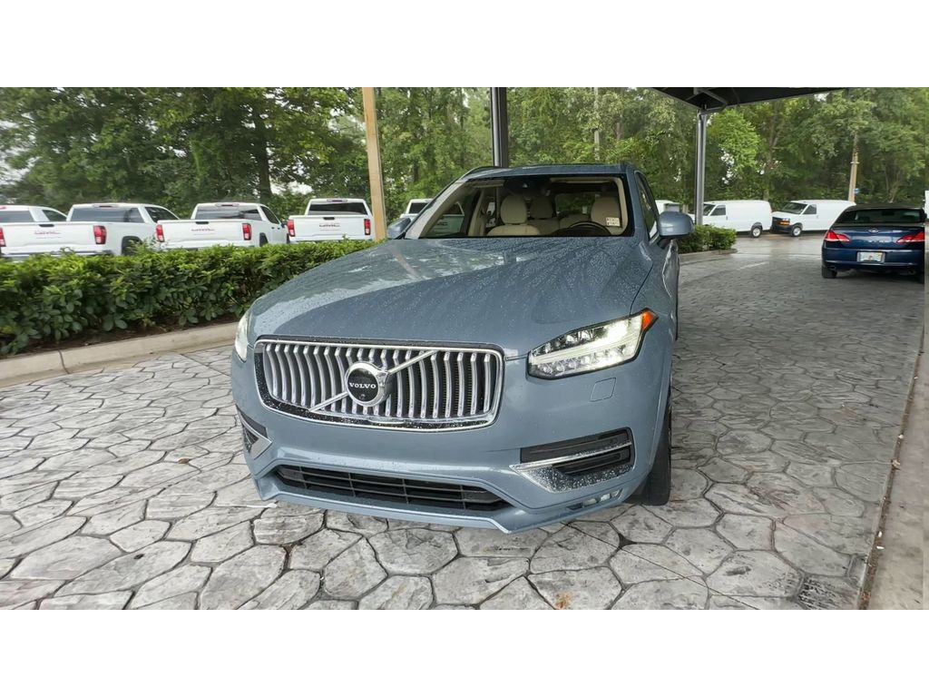 2022 Volvo XC90 T6 Inscription photo 3