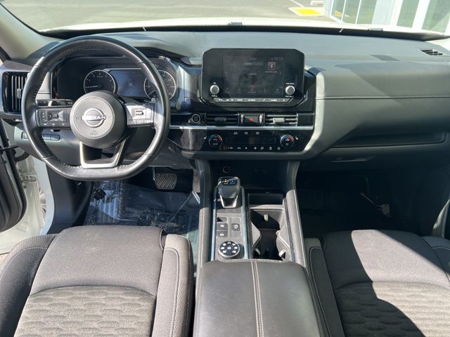 2022 Nissan Pathfinder SV photo 4