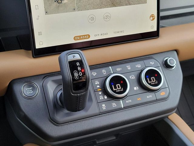 2025 Land Rover Defender 110 X-Dynamic SE photo 19
