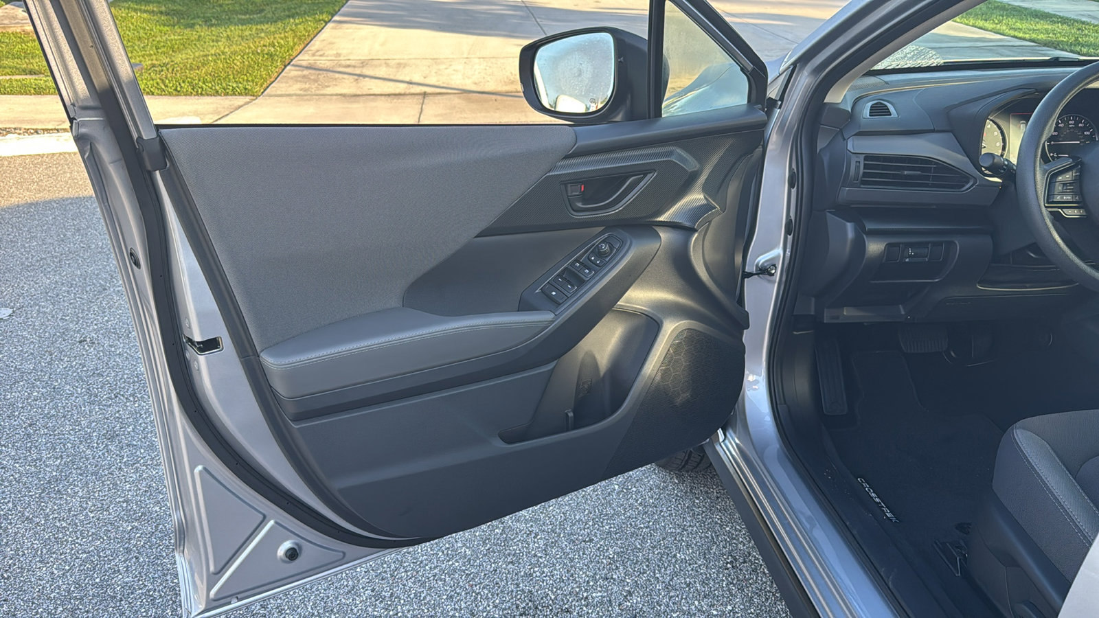 2025 Subaru Crosstrek Premium photo 9