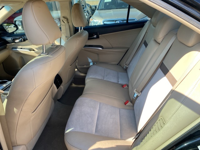 2014 Toyota Camry Hybrid XLE photo 17