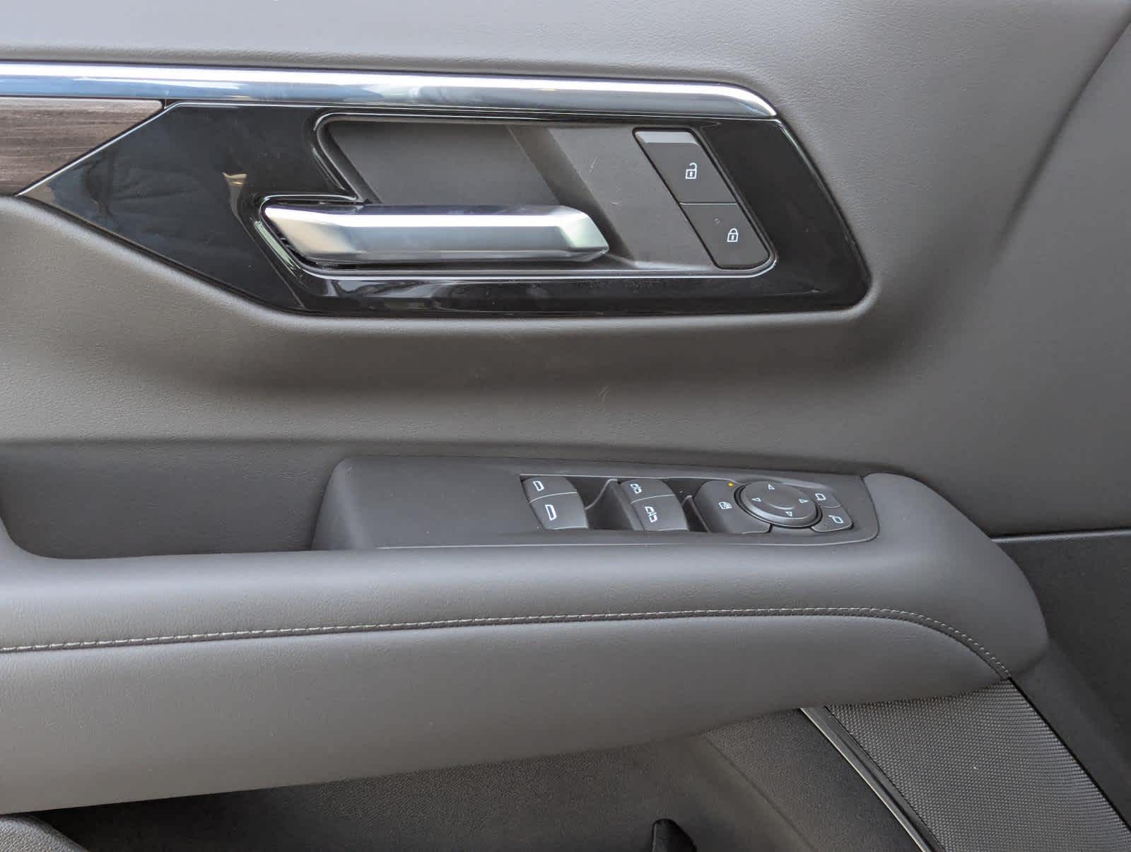 2025 Chevrolet Tahoe LS photo 11