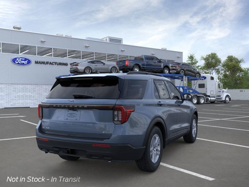 2026 Ford Explorer photo 2
