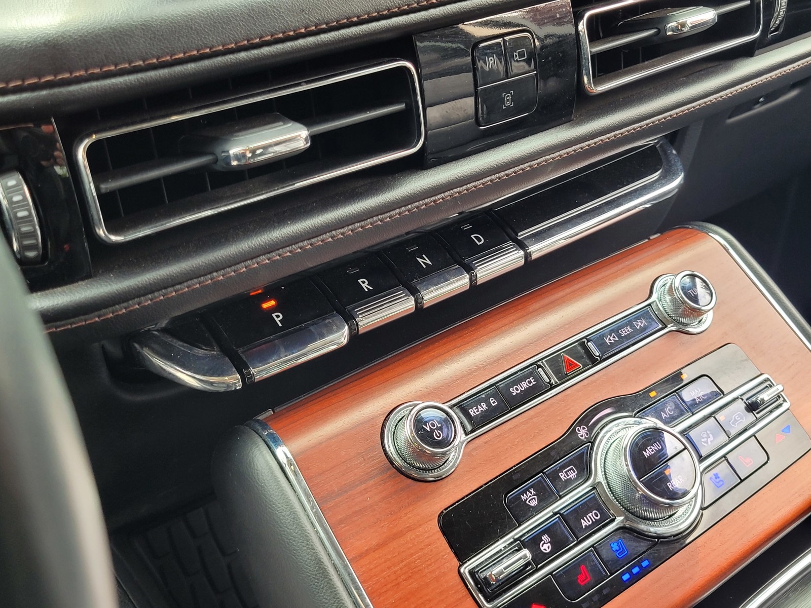 2023 Lincoln Aviator Reserve photo 16