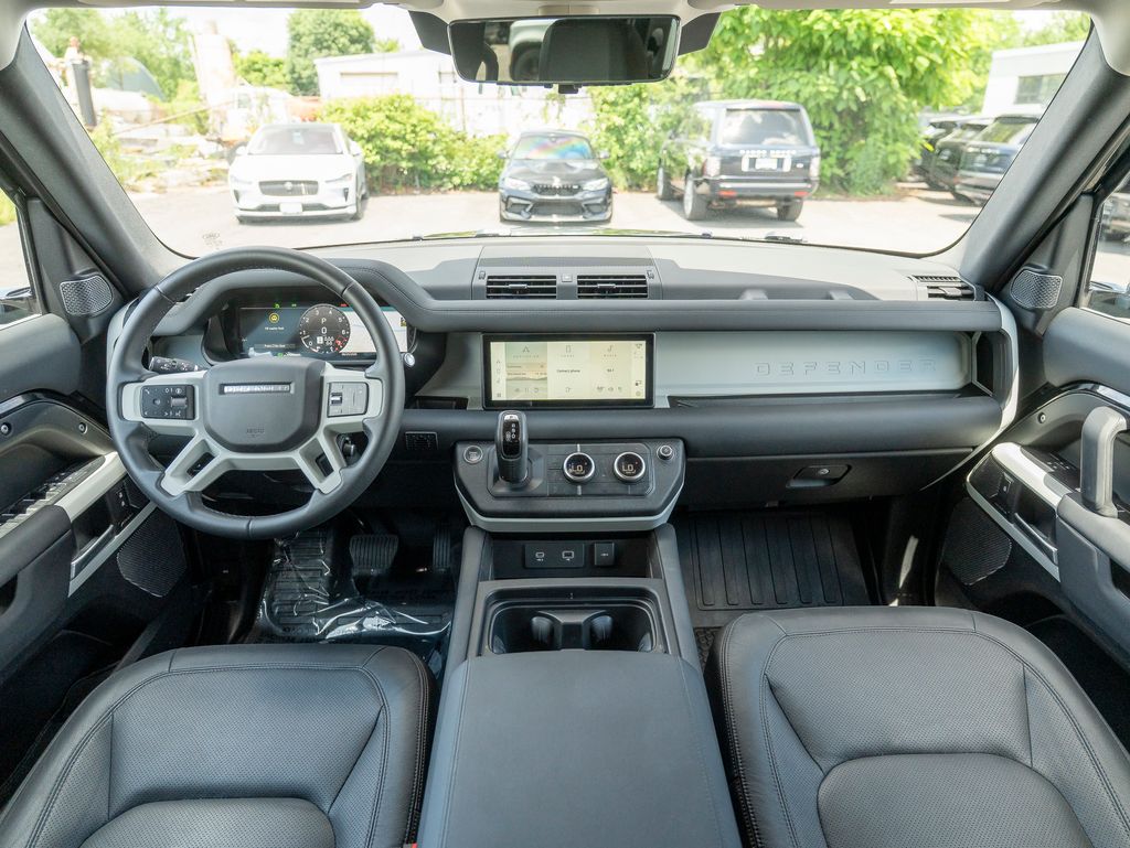 2024 Land Rover Defender 110 S photo 16