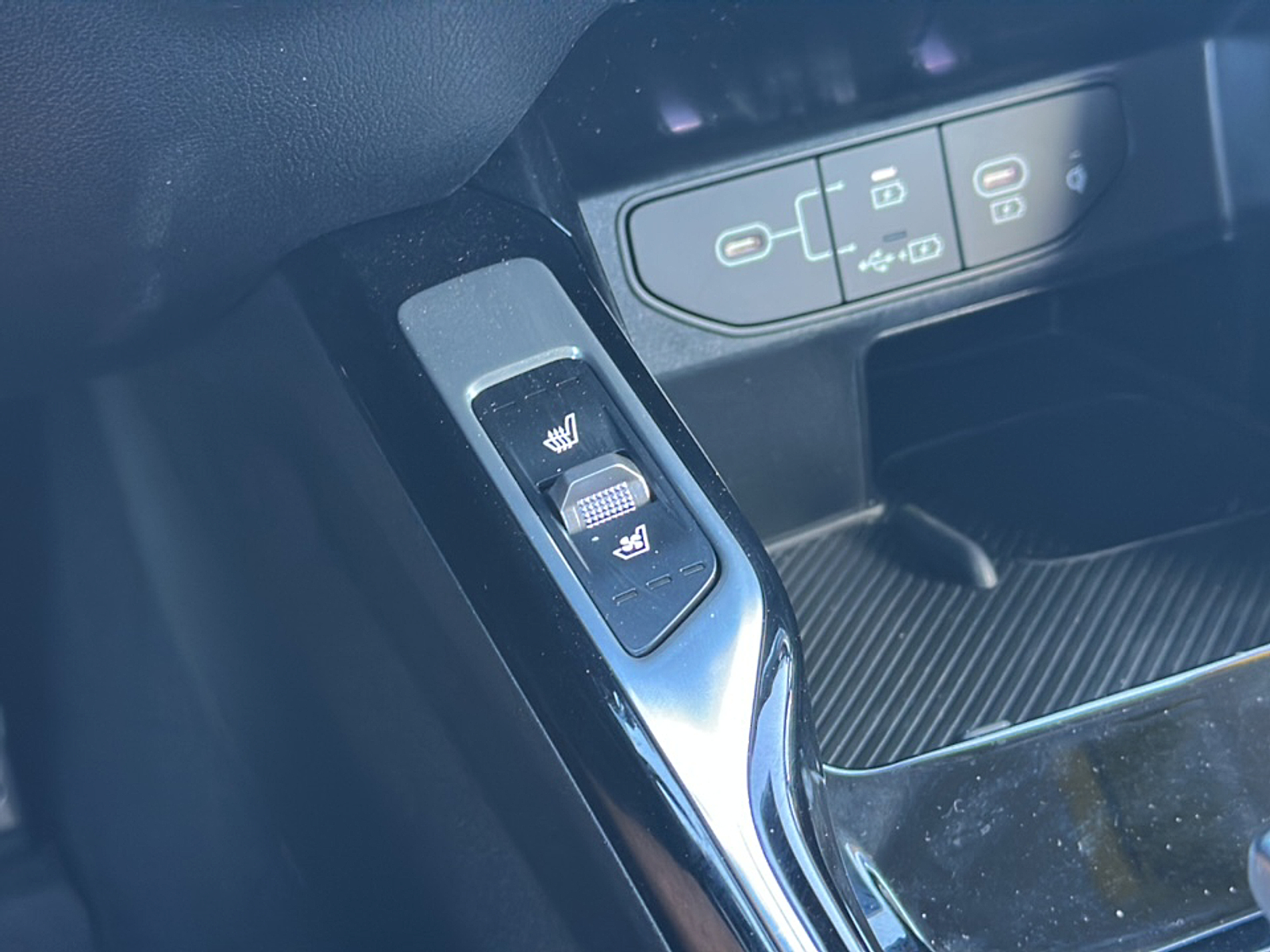 2025 Kia Sorento SX photo 19