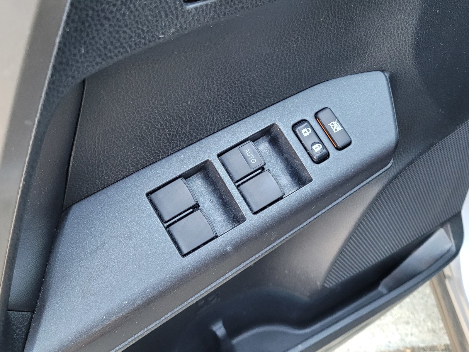 2018 Toyota RAV4 XLE photo 17