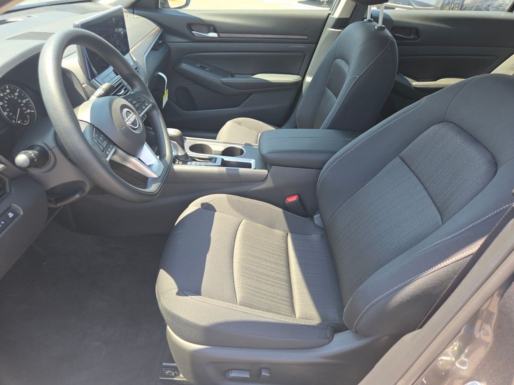 2025 Nissan Altima SV Special Edition photo 6