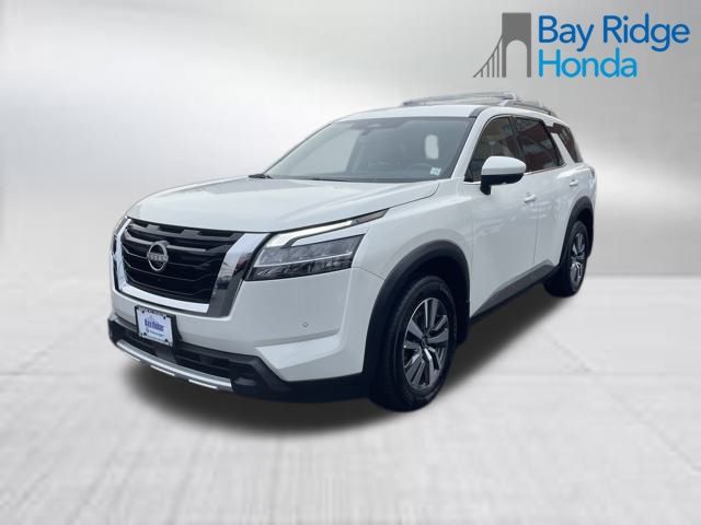 2024 Nissan Pathfinder SL photo 3