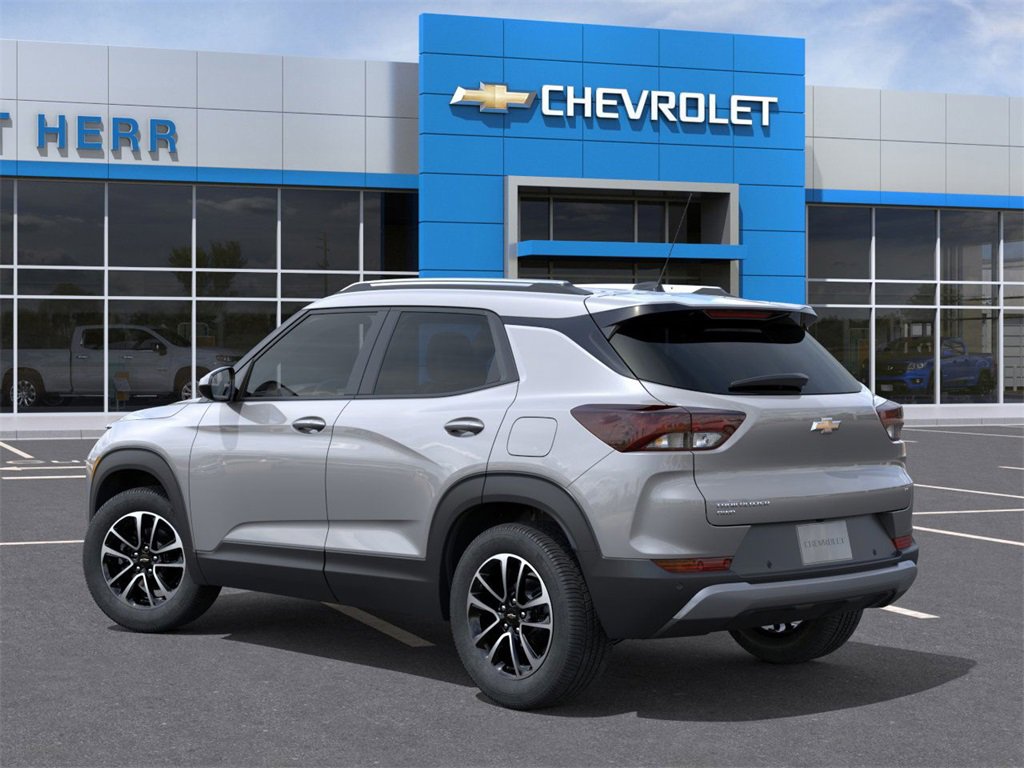 2026 Chevrolet Trailblazer LT photo 2