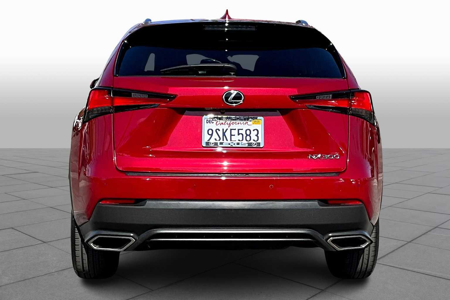 2021 Lexus NX 300 photo 4