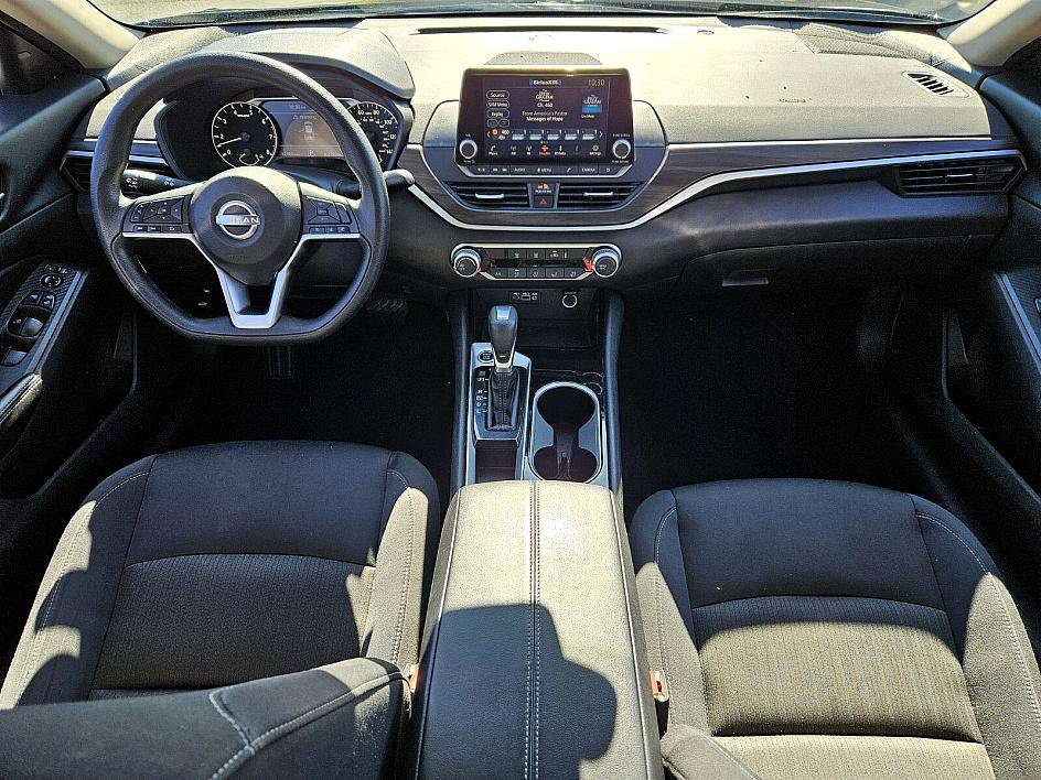 2024 Nissan Altima 2.5 SV photo 10