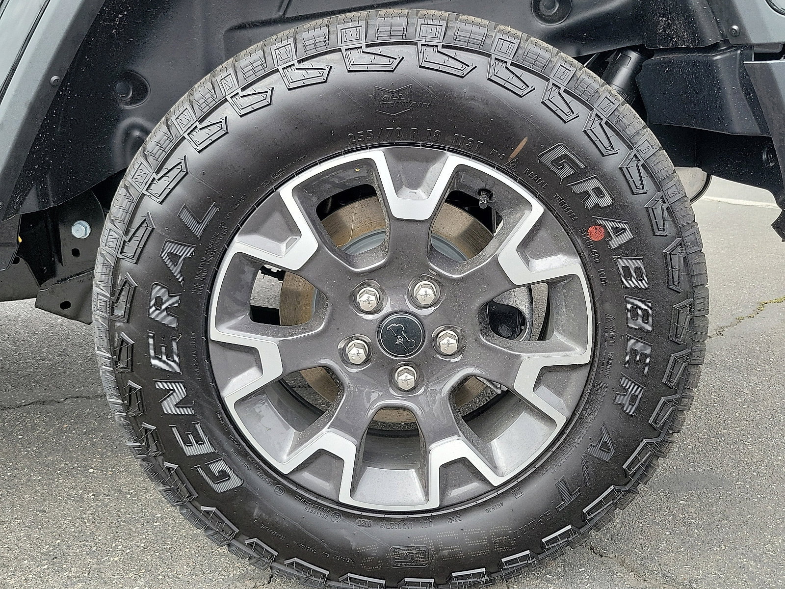 2025 Jeep Wrangler Sahara photo 16
