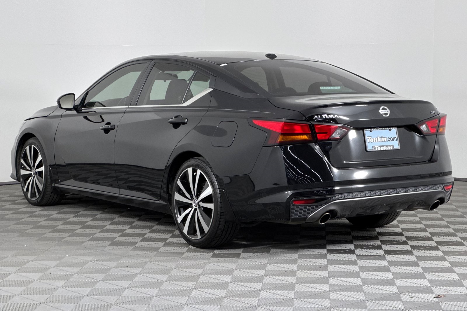 2019 Nissan Altima 2.5 SR photo 5