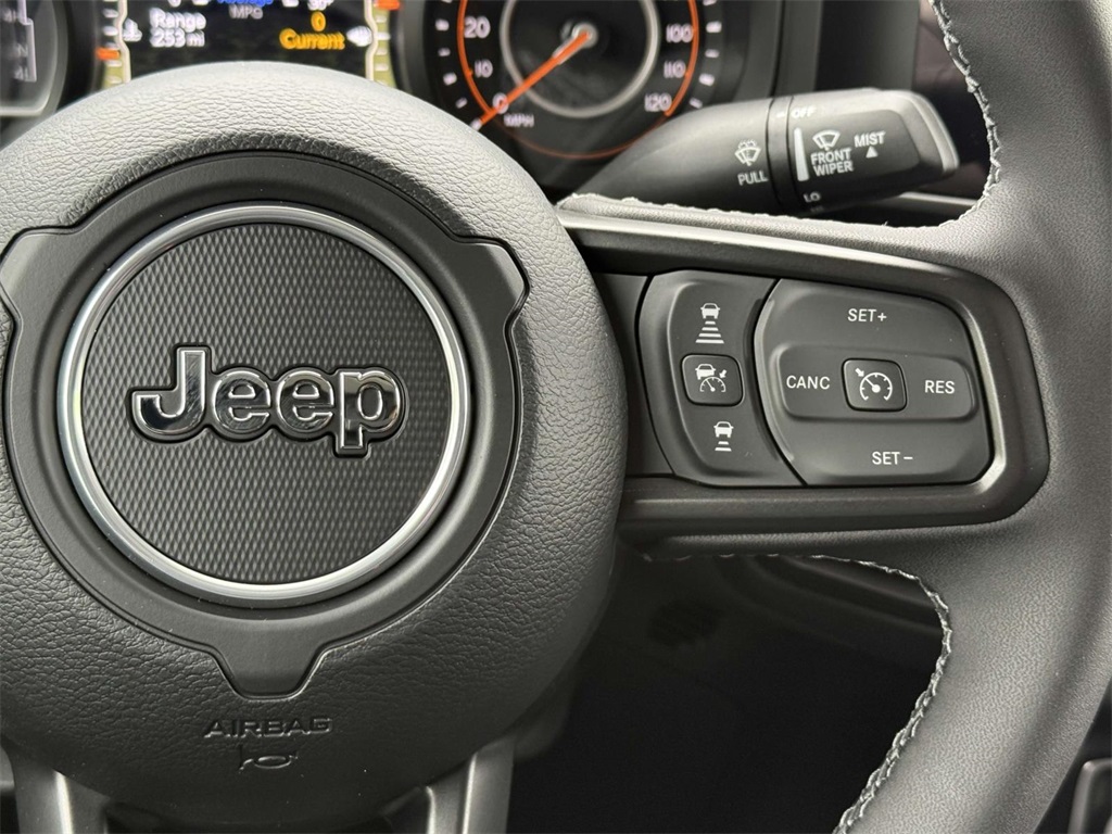 2025 Jeep Gladiator Sport photo 21