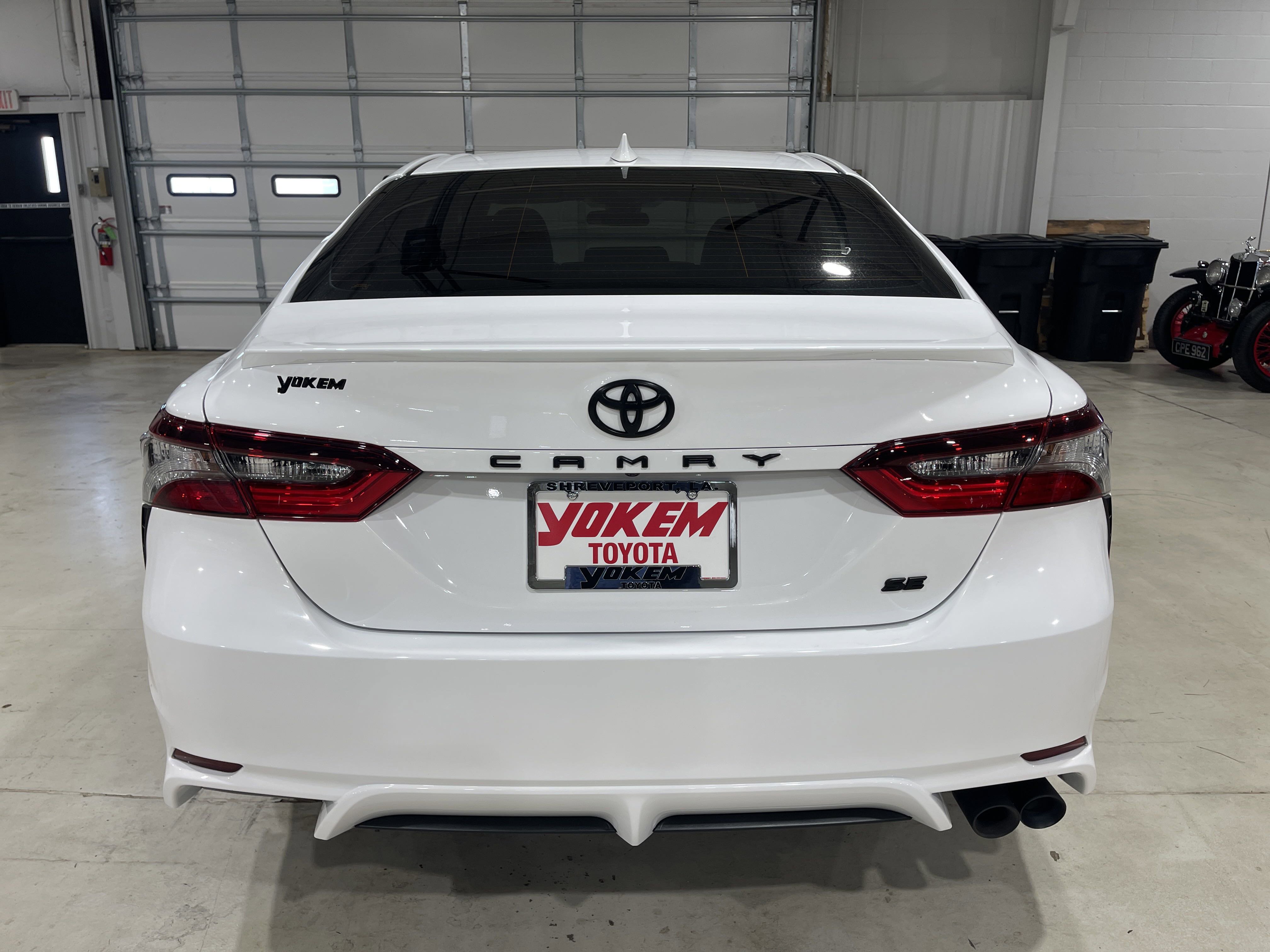 2022 Toyota Camry SE photo 4