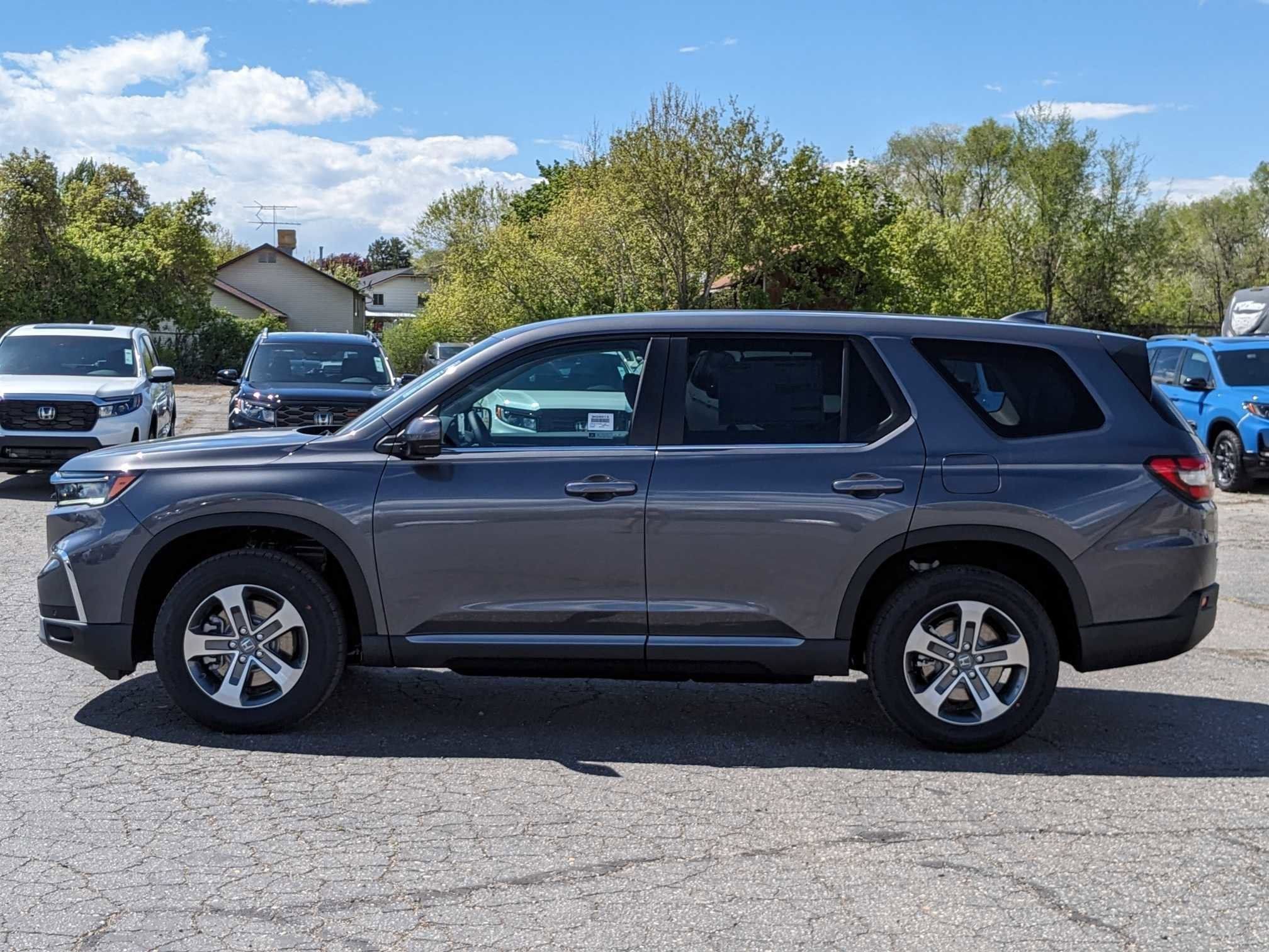 2025 Honda Pilot EX-L photo 5