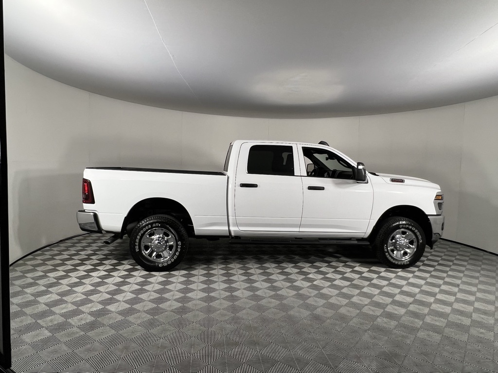 2025 Ram 2500 Tradesman photo 4