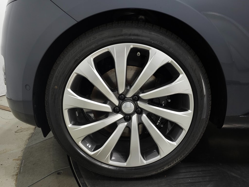 2025 LAND ROVER RANGE ROVER - Image 9