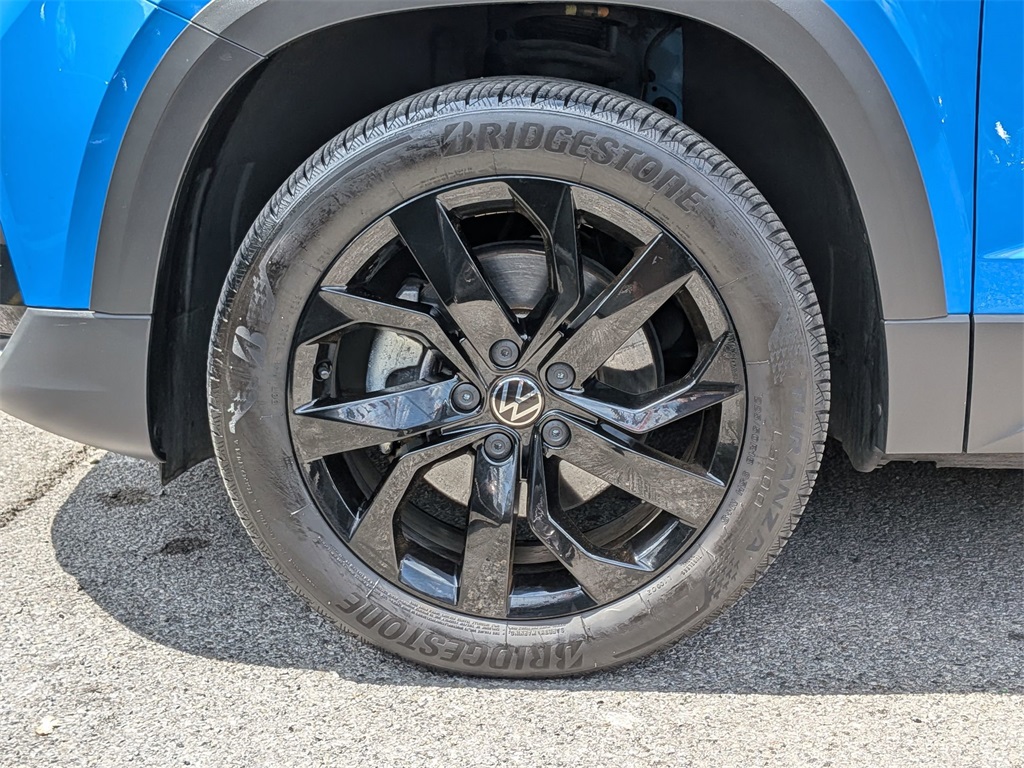 2023 Volkswagen Taos SE photo 27