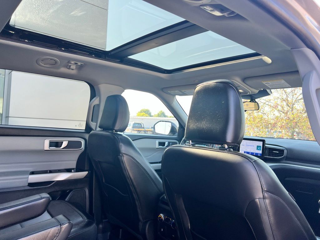 2022 Ford Explorer XLT photo 30