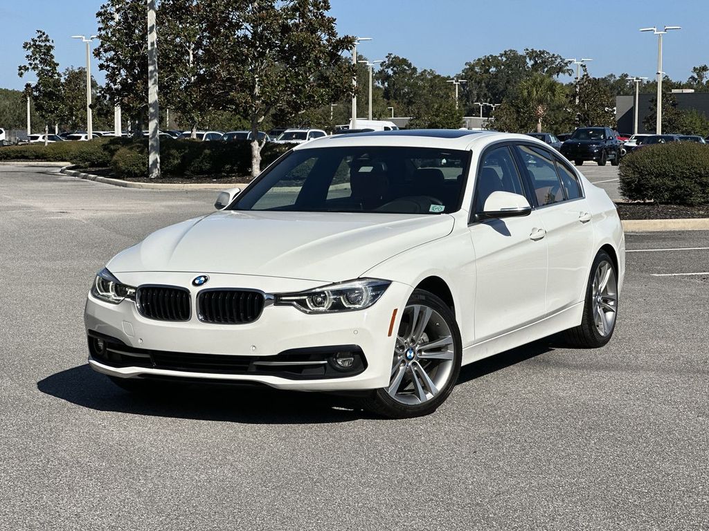 2018 BMW 3 Series 330i's photo