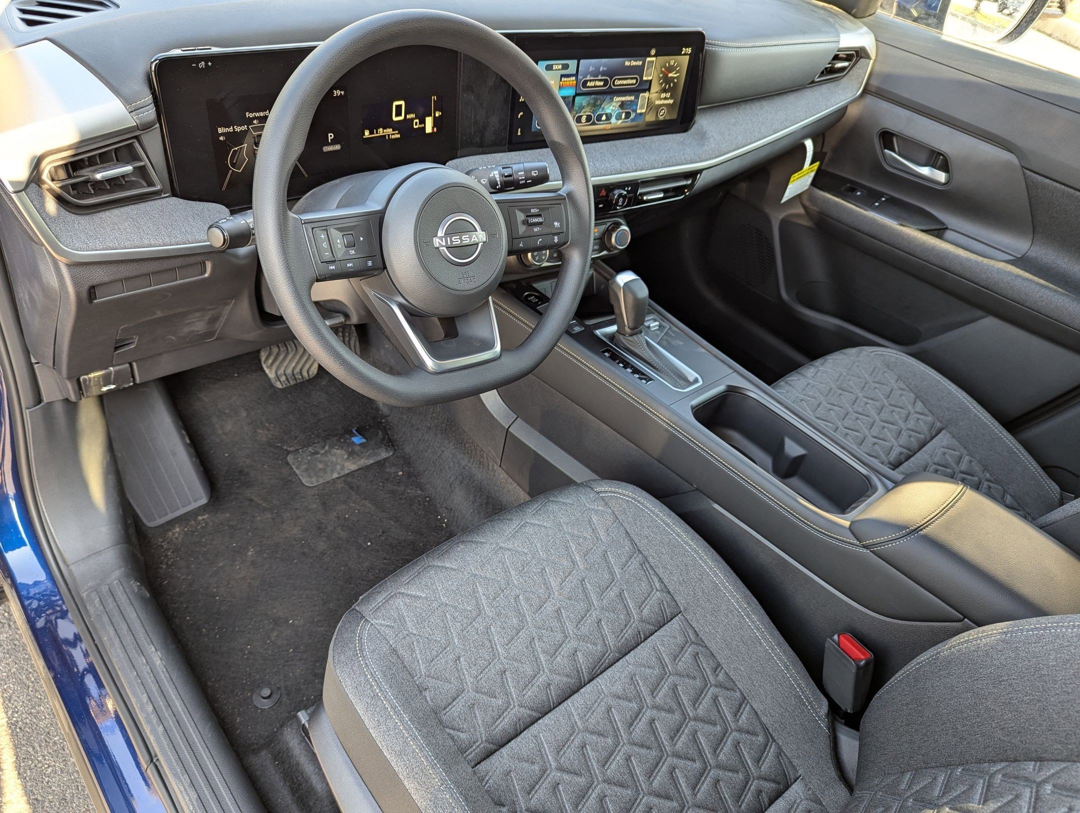 2025 Nissan Kicks SV photo 3