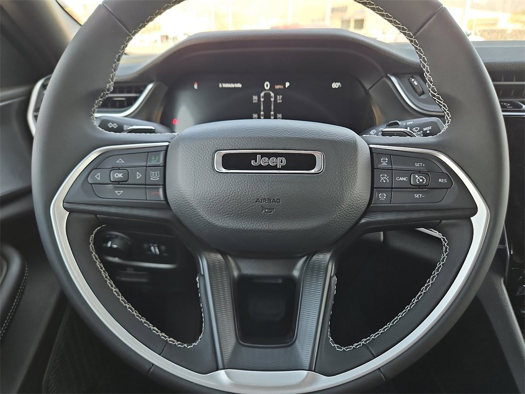 2025 Jeep Grand Cherokee Laredo photo 17