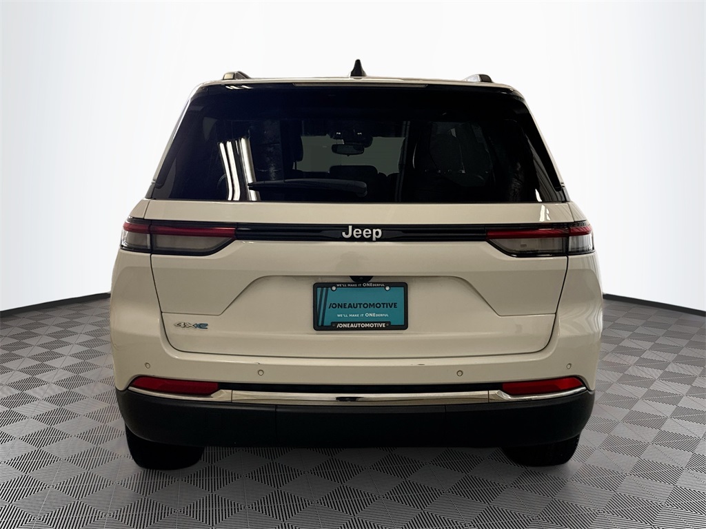 2024 Jeep Cherokee Limited 4xe photo 11