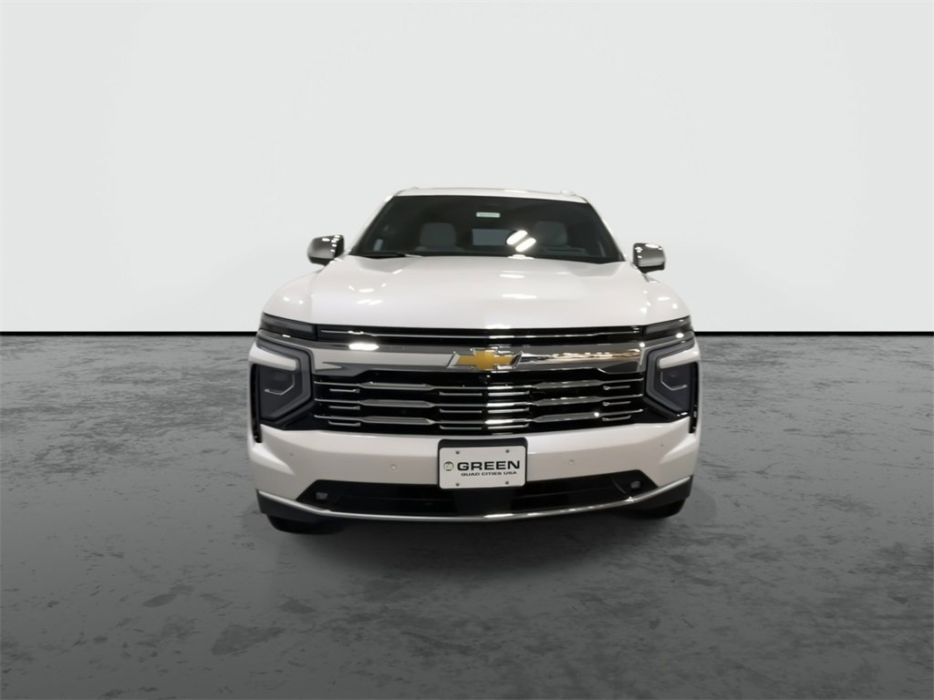 2025 Chevrolet Suburban Premier photo 2