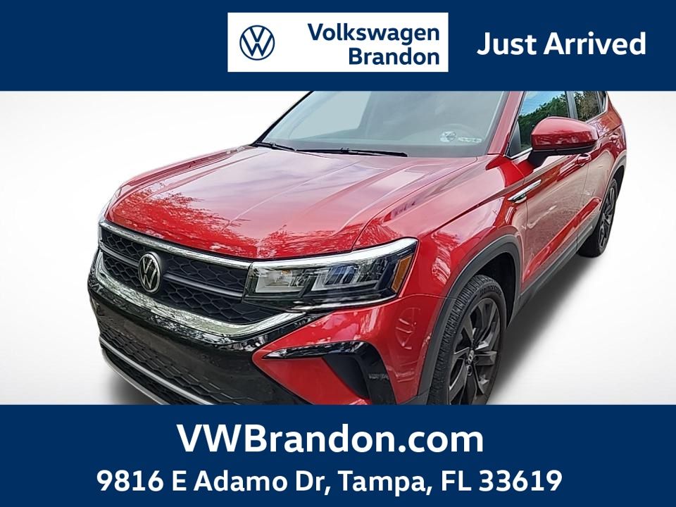 2022 Volkswagen Taos SE's photo