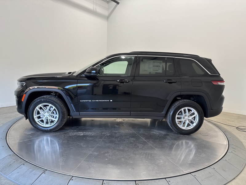 2025 Jeep Grand Cherokee Laredo X photo 4