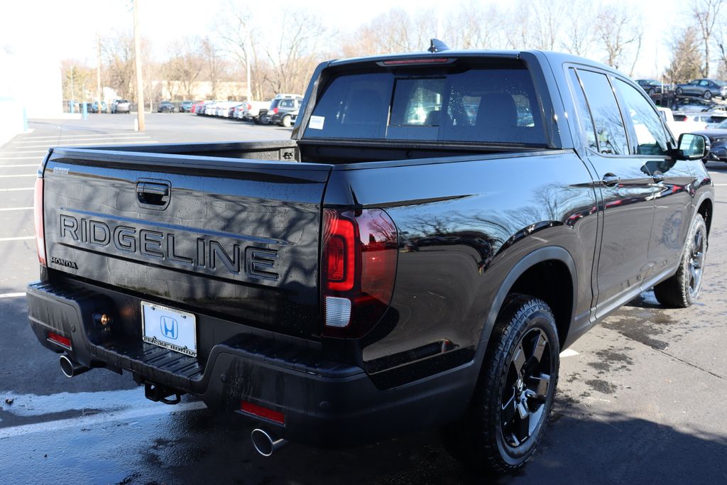 2025 Honda Ridgeline Black Edition photo 5