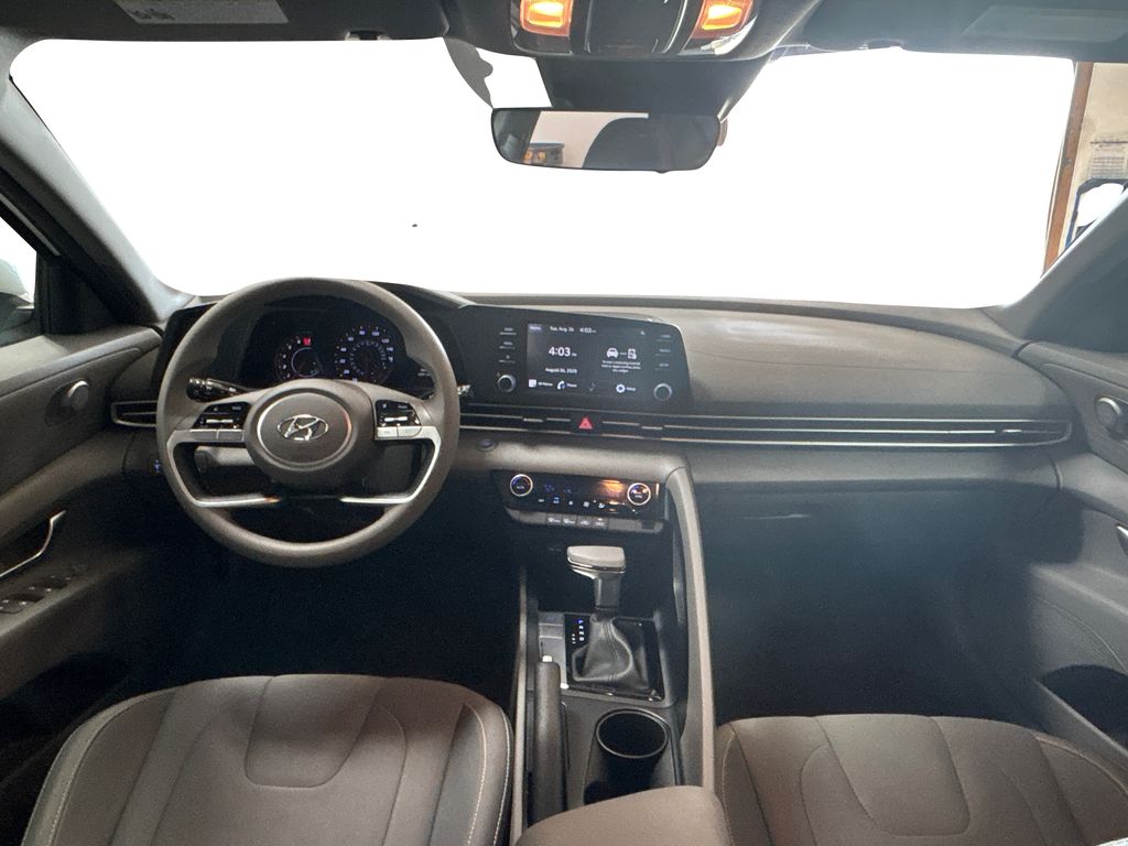 2023 Hyundai Elantra SEL photo 14