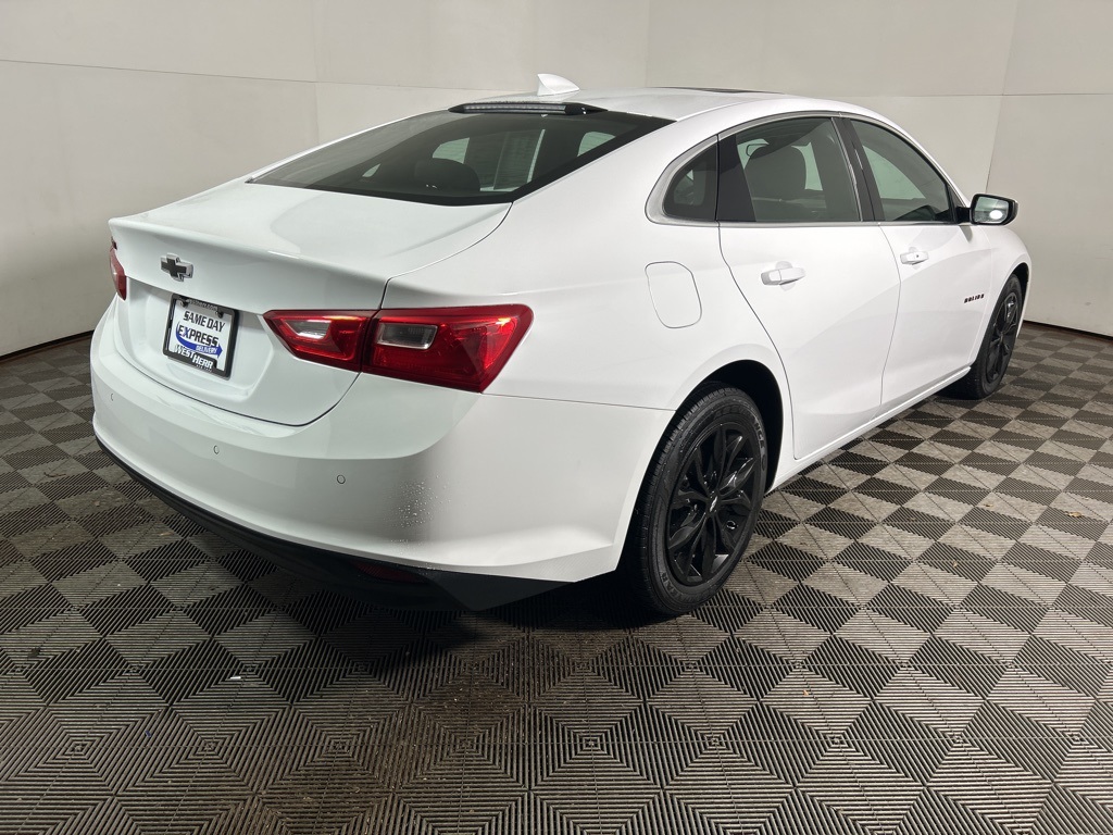 2024 Chevrolet Malibu 1LT photo 4