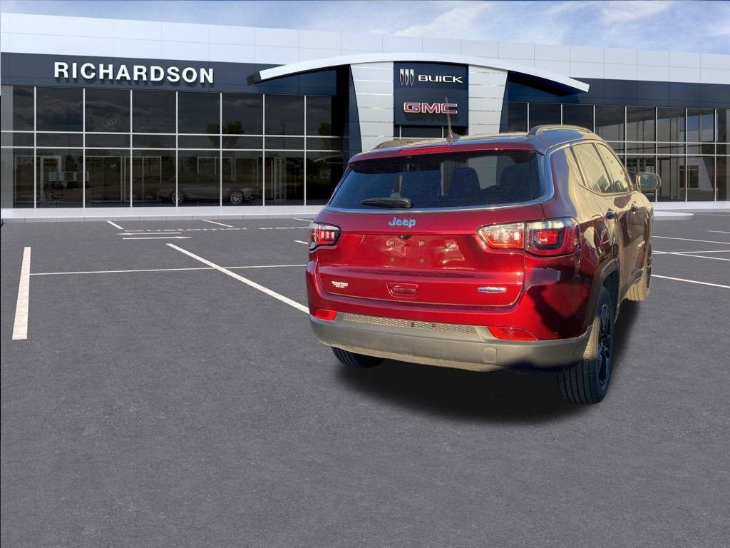 2022 Jeep Compass Latitude photo 3