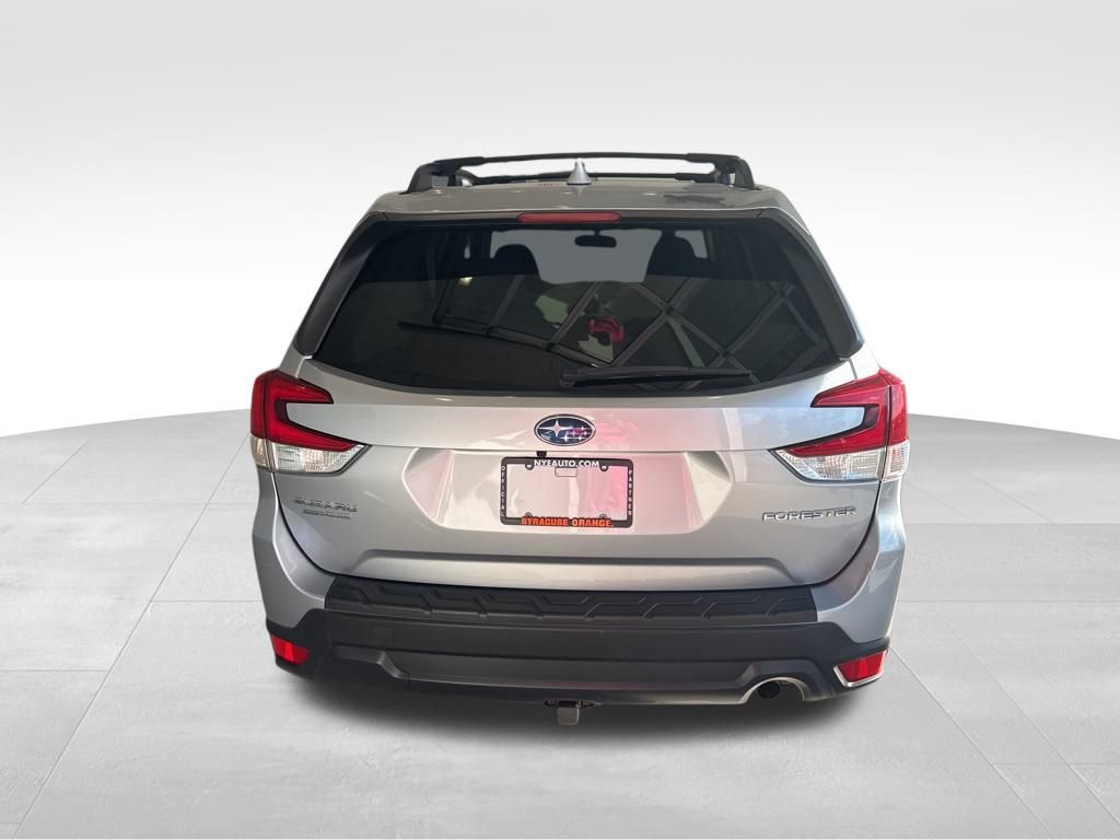 2019 Subaru Forester Premium photo 3