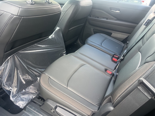 2025 Nissan Pathfinder SL photo 28