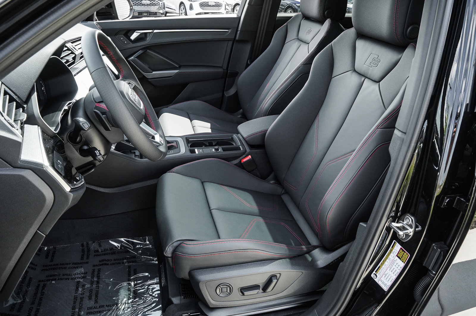 2025 Audi Q3 S line Premium Plus photo 4