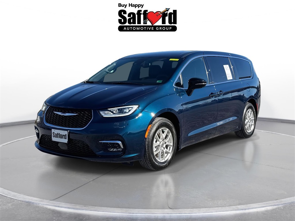 2025 Chrysler Pacifica Select's photo