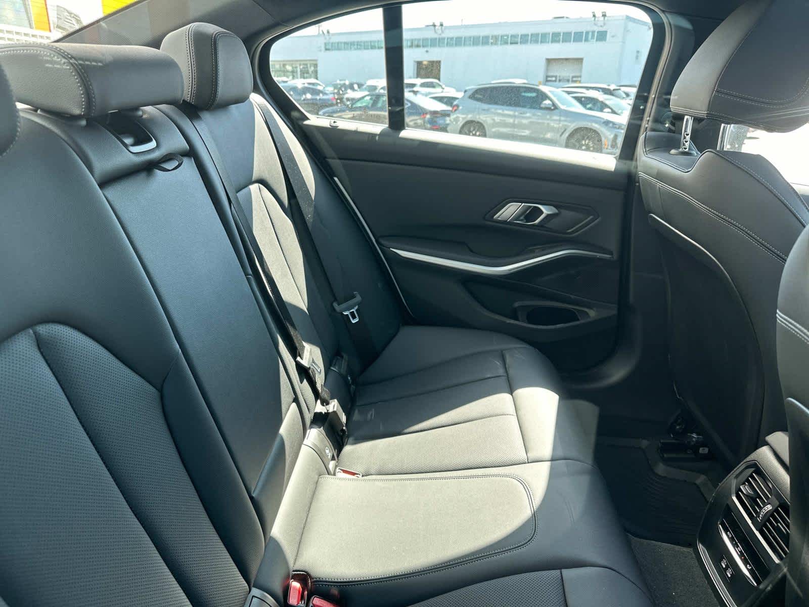 2025 Bmw 330i xDrive photo 3