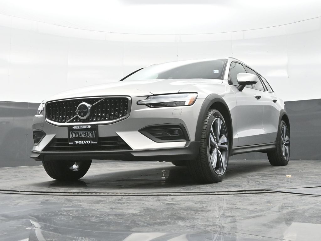 2025 Volvo V60 Cross Country B5 Plus photo 20