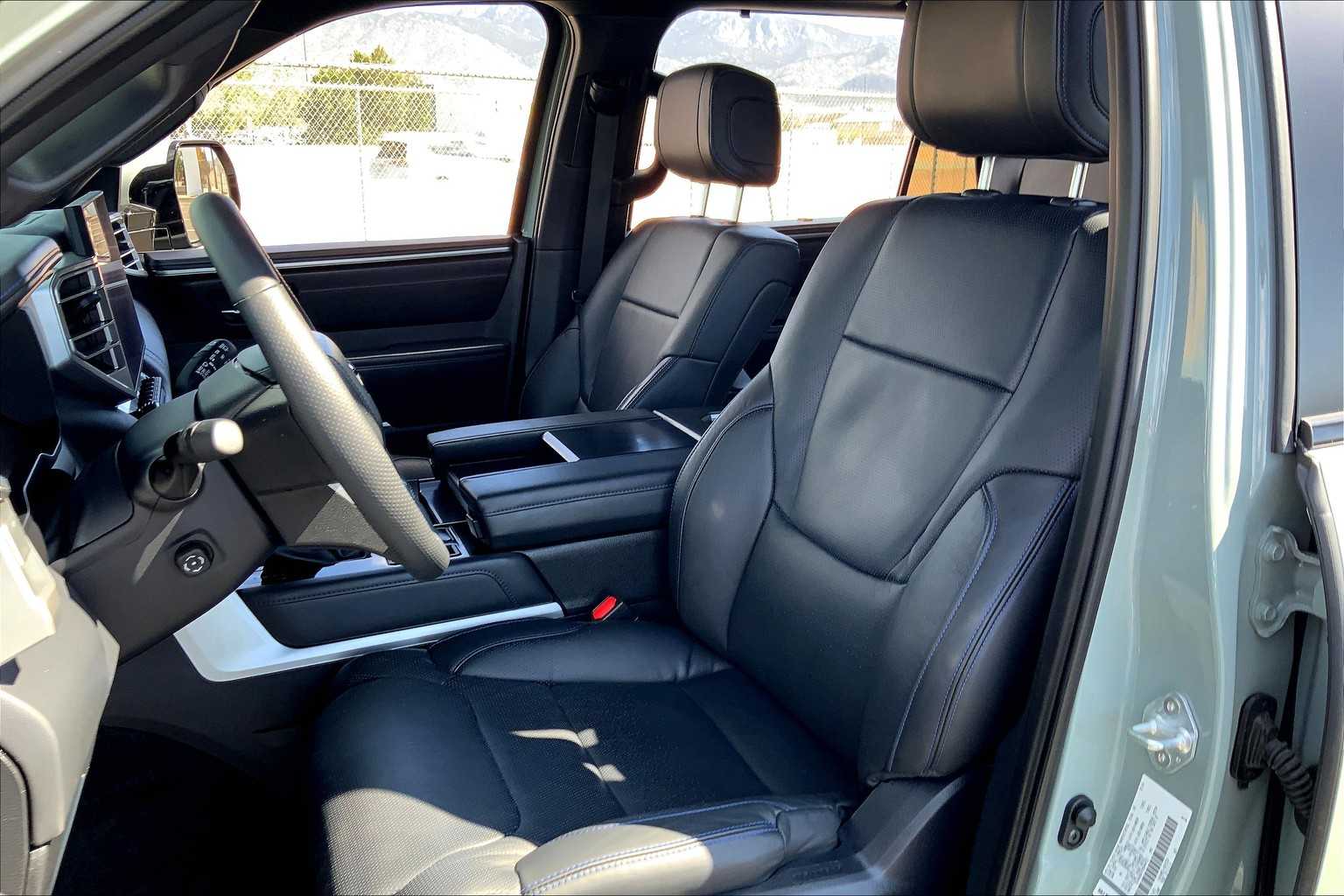 2024 Toyota Sequoia Platinum photo 8