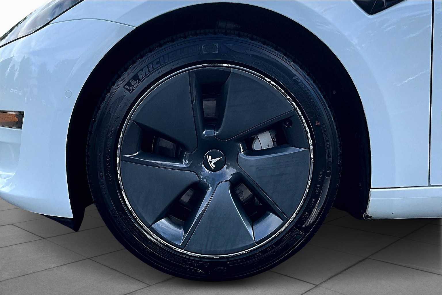 2022 Tesla Model 3 Long Range photo 8