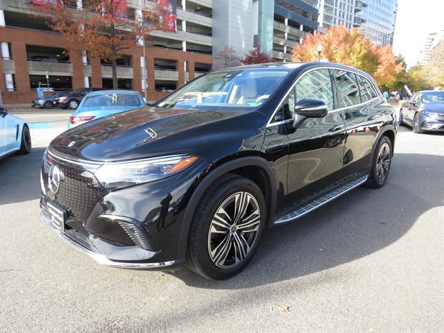 2023 Mercedes-Benz EQS SUV Base's photo